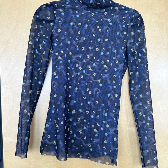 Baum and Pfergarten semi-sheer floral turtleneck - Picture 2 of 5